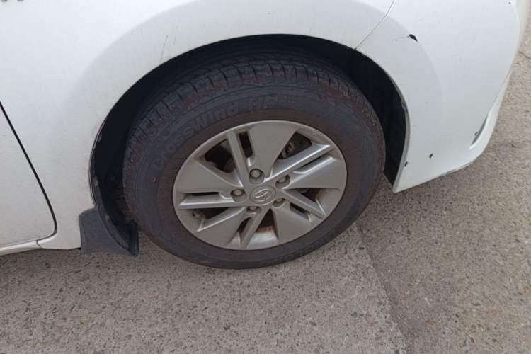 Used Toyota Corolla 2014 1.6L CVT GL Right Front Wheel Hub