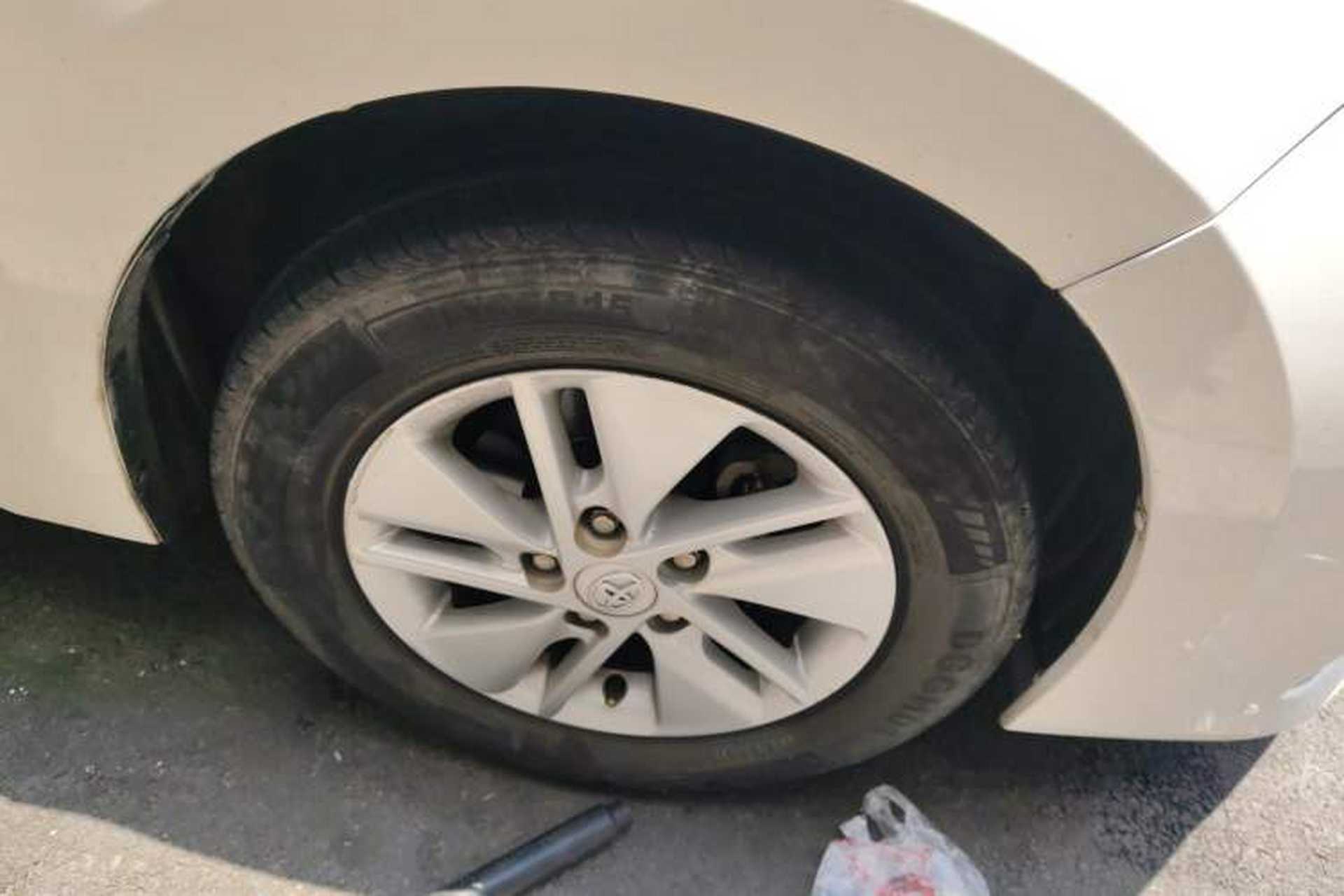 Used Toyota Corolla 2014 1.6L CVT GL Right Front Wheel Hub