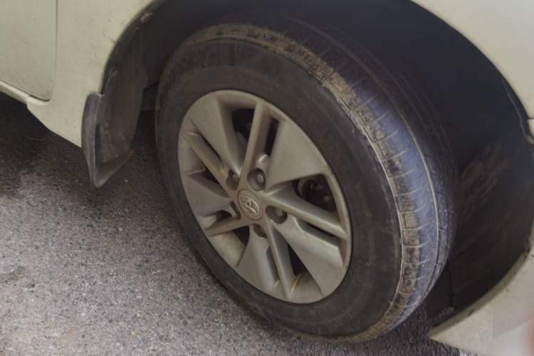 Used Toyota Corolla 2014 1.6L Manual GL Right Front Wheel Hub