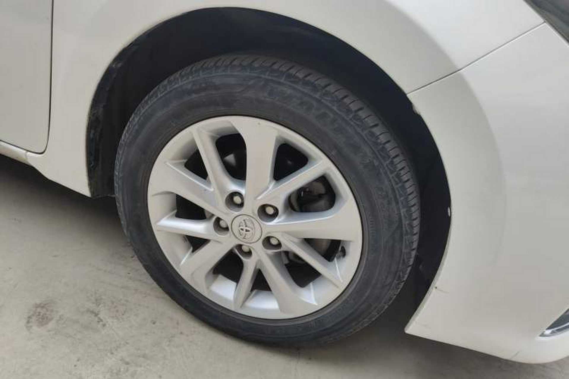 Used Toyota Corolla 2014 1.6L CVT GL-i Leather Edition Right Front Wheel Hub