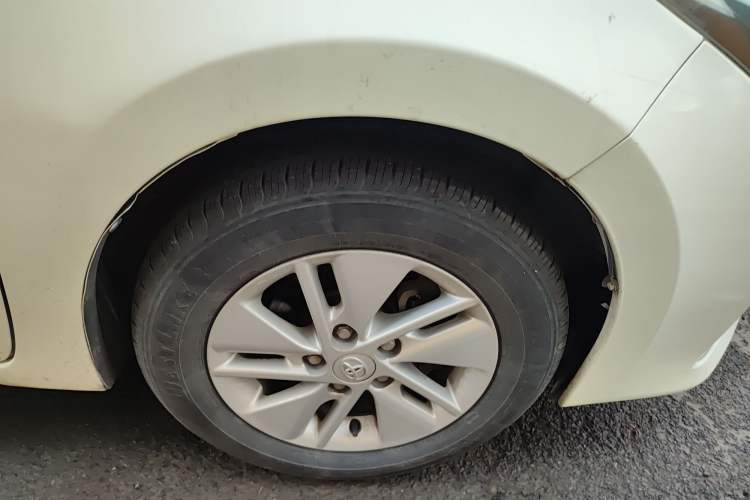 Used Toyota Corolla 2014 1.6L CVT GL-i Right Front Wheel Hub