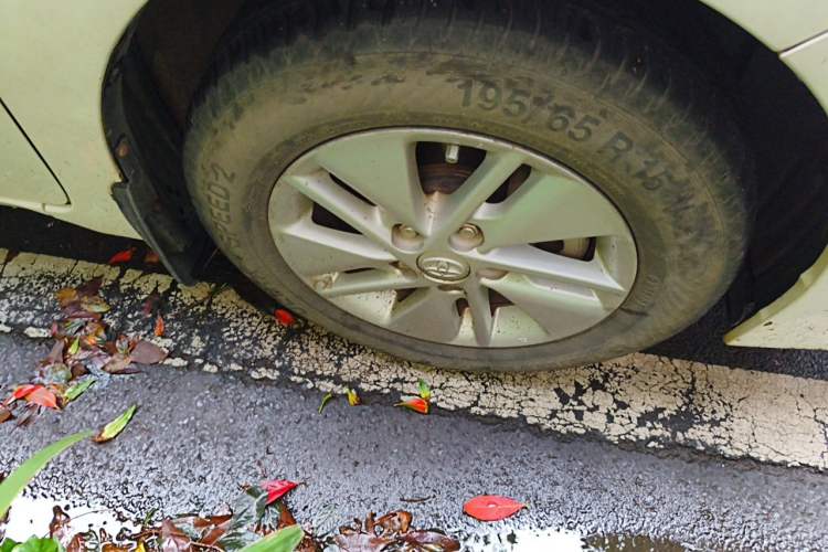Used Toyota Corolla 2014 1.6L CVT GL-i Right Front Wheel Hub