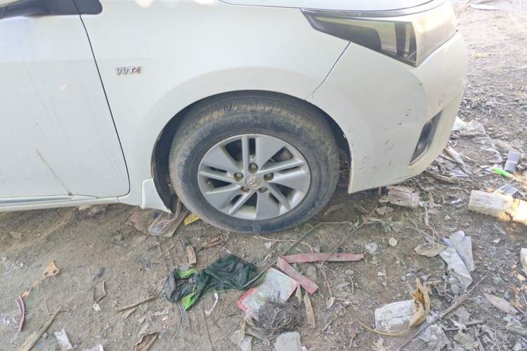 Used Toyota Corolla 2014 1.6L CVT GL-i Right Front Wheel Hub