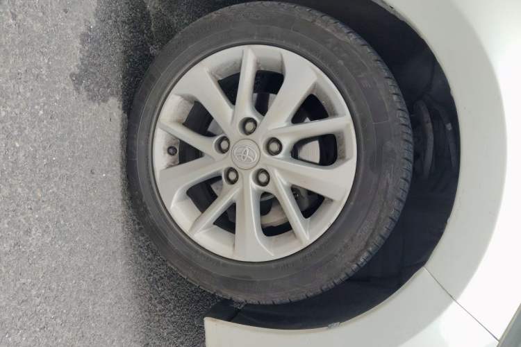 Used Toyota Corolla 2014 1.6L CVT GL-i Leather Edition Right Front Wheel Hub