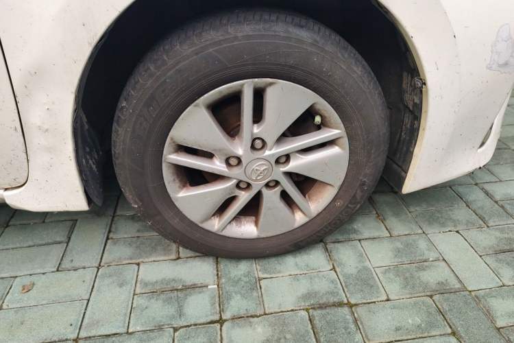 Used Toyota Corolla 2014 1.6L Manual GL Right Front Wheel Hub