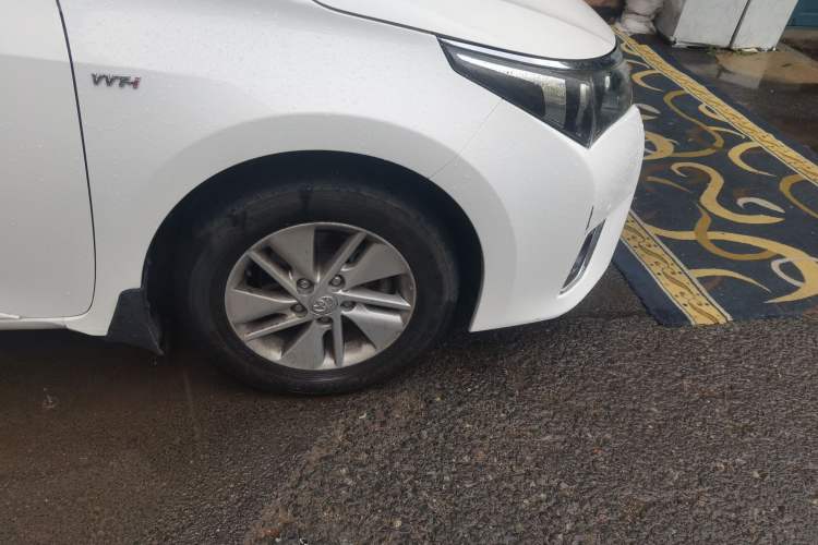 Used Toyota Corolla 2014 1.6L CVT GL-i Right Front Wheel Hub