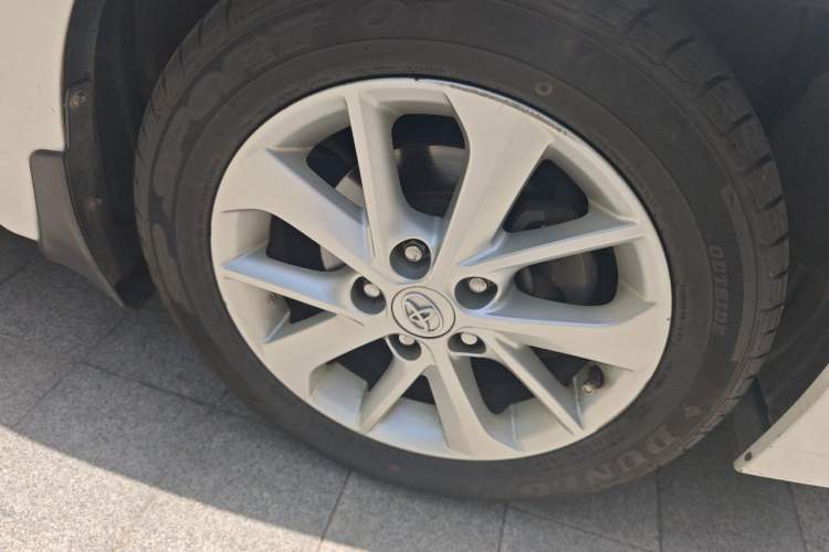 Used Toyota Corolla 2014 1.6L CVT GL-i Leather Edition Right Front Wheel Hub