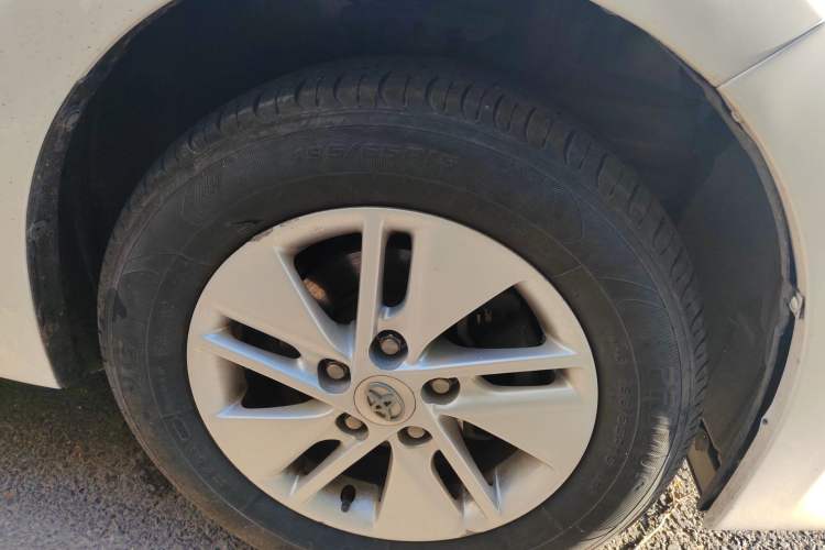 Used Toyota Corolla 2014 1.6L CVT GL-i Right Front Wheel Hub