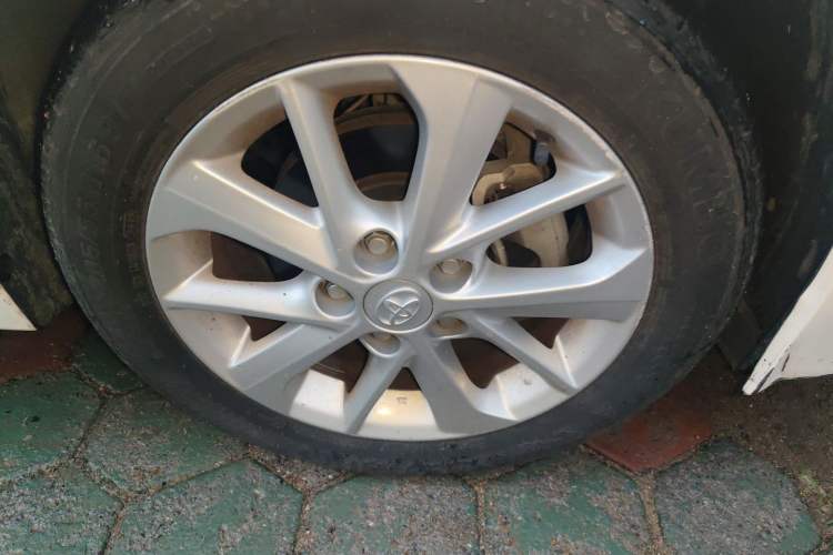 Used Toyota Corolla 2014 1.6L CVT GL-i Leather Edition Right Front Wheel Hub