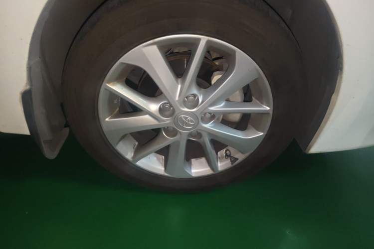 Used Toyota Corolla 2014 1.6L CVT GL-i Leather Edition Right Front Wheel Hub