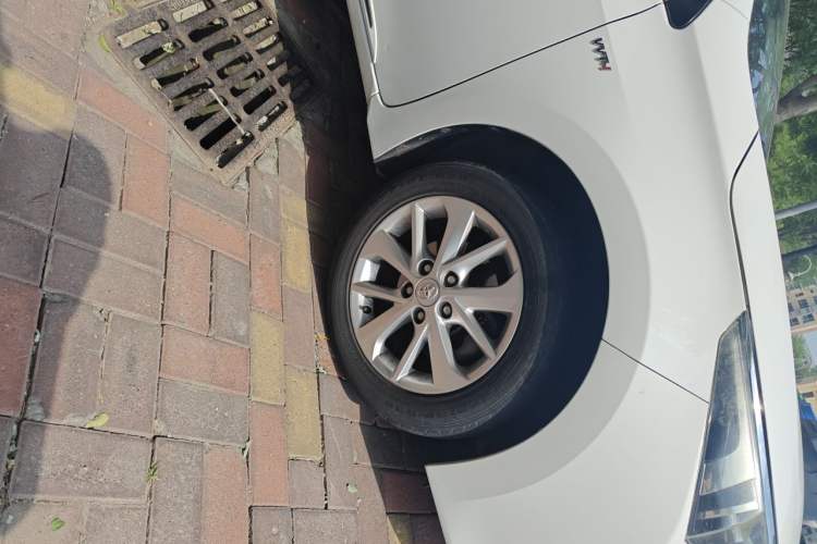 Used Toyota Corolla 2014 1.6L CVT GL-i Leather Edition Right Front Wheel Hub
