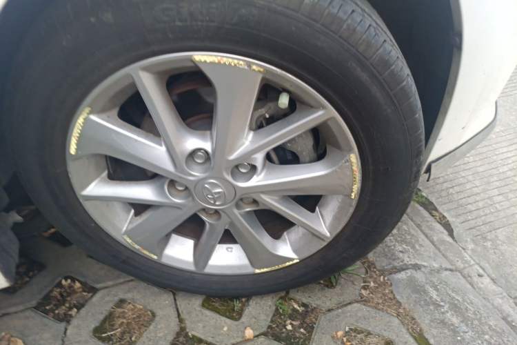 Used Toyota Corolla 2014 1.6L CVT GL-i Leather Edition Right Front Wheel Hub