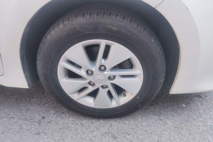 Used Toyota Corolla 2014 1.6L CVT GL Right Front Wheel Hub