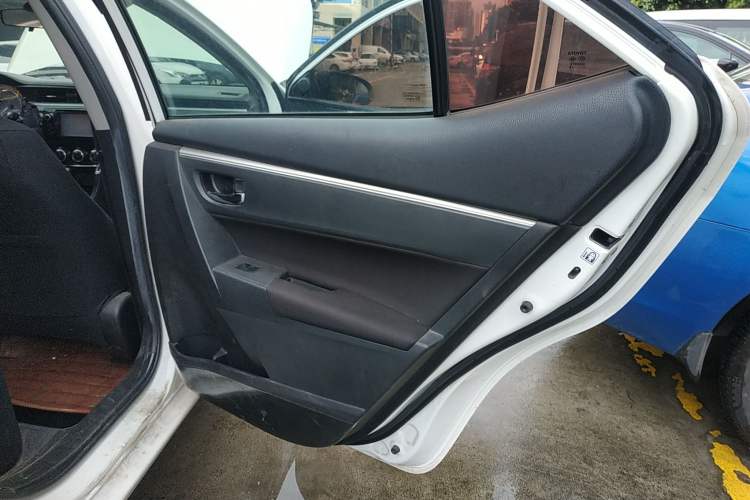 Used Toyota Corolla 2014 1.6L CVT GL Right Rear Door Interior
