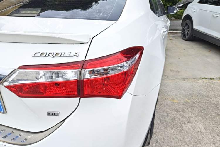 Used Toyota Corolla 2014 1.6L CVT GL Right Rear Taillight
