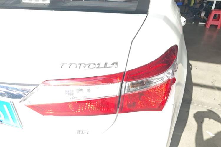 Used Toyota Corolla 2014 1.6L CVT GL-i Right Rear Taillight