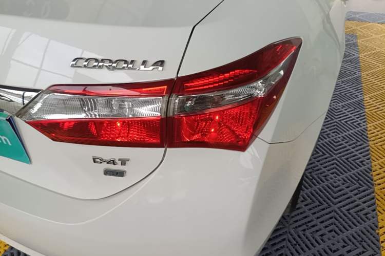 Used Toyota Corolla 2014 1.6L CVT GL Right Rear Taillight