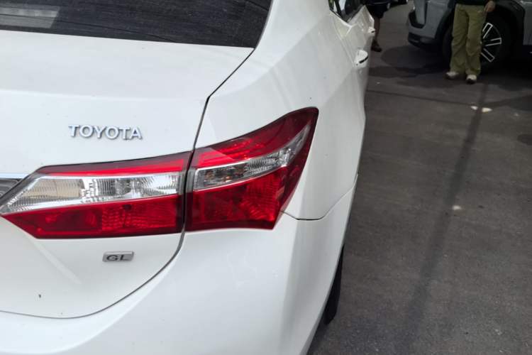 Used Toyota Corolla 2014 1.6L CVT GL Right Rear Taillight