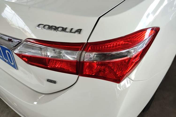 Used Toyota Corolla 2014 1.6L CVT GL-i Right Rear Taillight