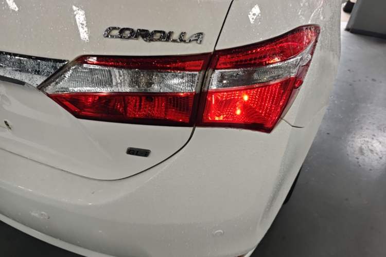 Used Toyota Corolla 2014 1.6L CVT GL-i Right Rear Taillight