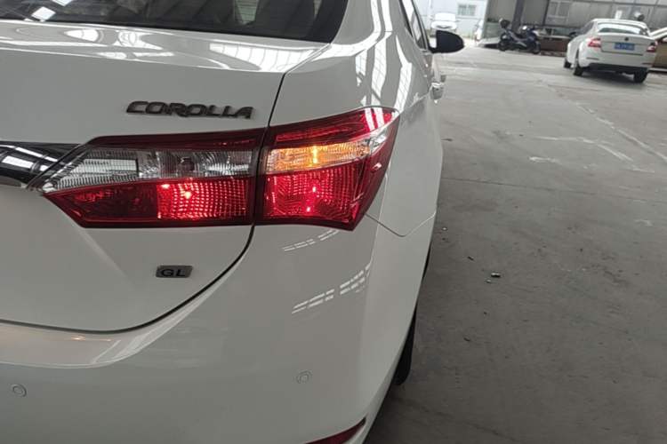 Used Toyota Corolla 2014 1.6L CVT GL Right Rear Taillight