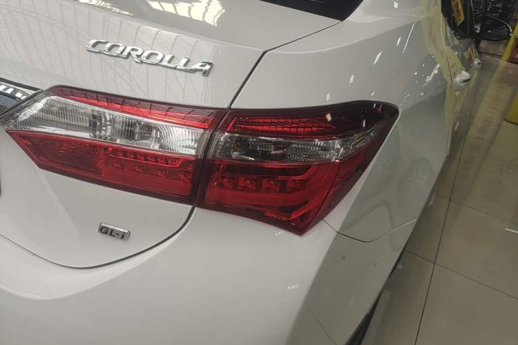 Used Toyota Corolla 2014 1.6L CVT GL-i Leather Edition Right Rear Taillight
