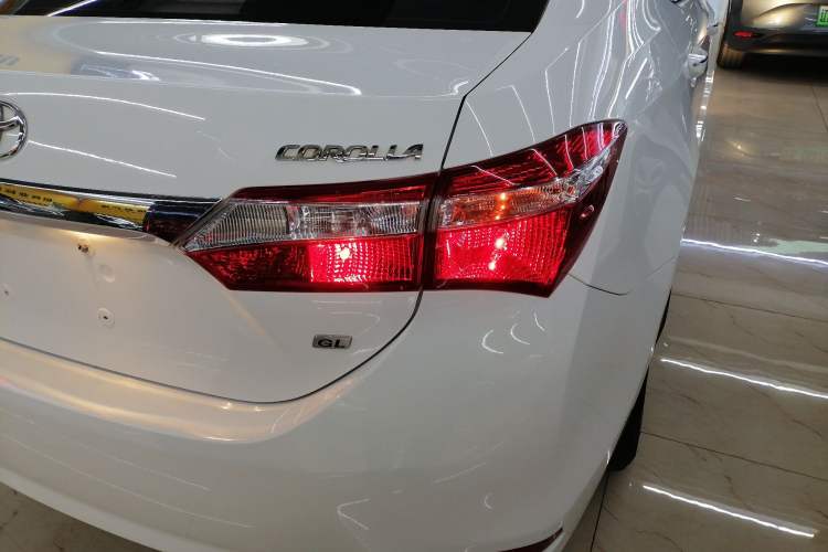 Used Toyota Corolla 2014 1.6L CVT GL Right Rear Taillight