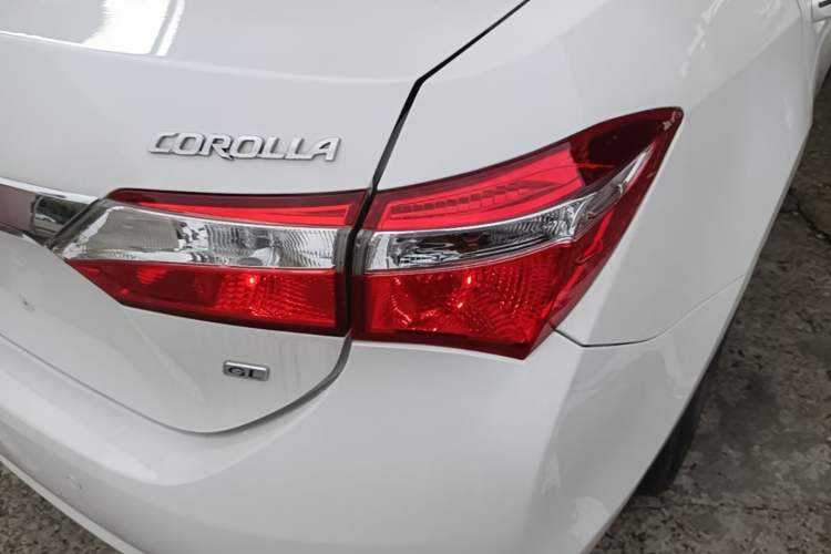 Used Toyota Corolla 2014 1.6L CVT GL Right Rear Taillight