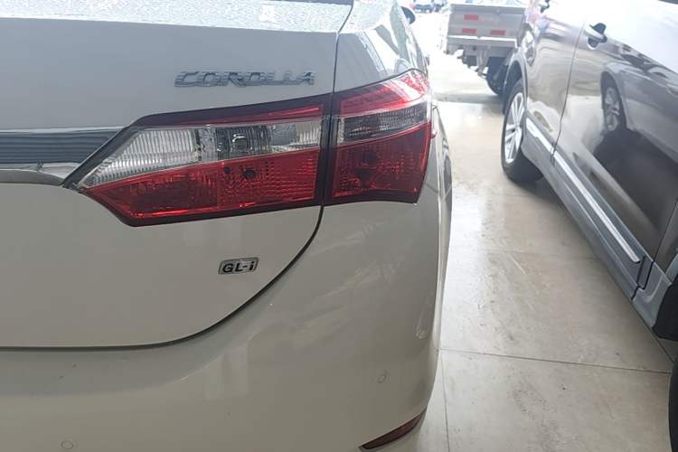 Used Toyota Corolla 2014 1.6L CVT GL-i Right Rear Taillight