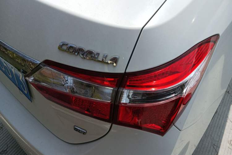 Used Toyota Corolla 2014 1.6L CVT GL-i Right Rear Taillight