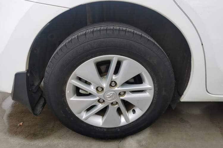 Used Toyota Corolla 2014 1.6L CVT GL Right Rear Wheel Hub