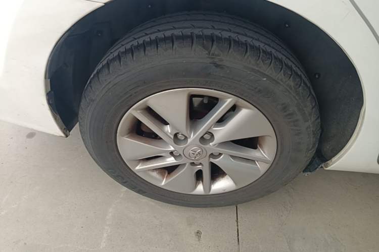Used Toyota Corolla 2014 1.6L CVT GL-i Right Rear Wheel Hub