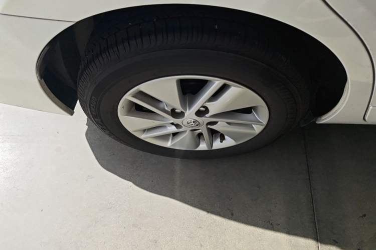 Used Toyota Corolla 2014 1.6L CVT GL-i Right Rear Wheel Hub