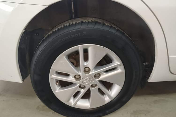 Used Toyota Corolla 2014 1.6L Manual GL-i Right Rear Wheel Hub