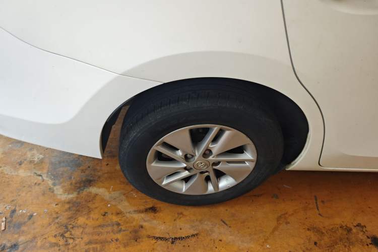 Used Toyota Corolla 2014 1.6L CVT GL Right Rear Wheel Hub