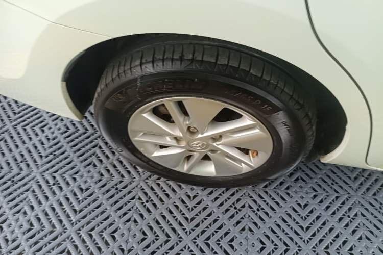 Used Toyota Corolla 2014 1.6L CVT GL Right Rear Wheel Hub