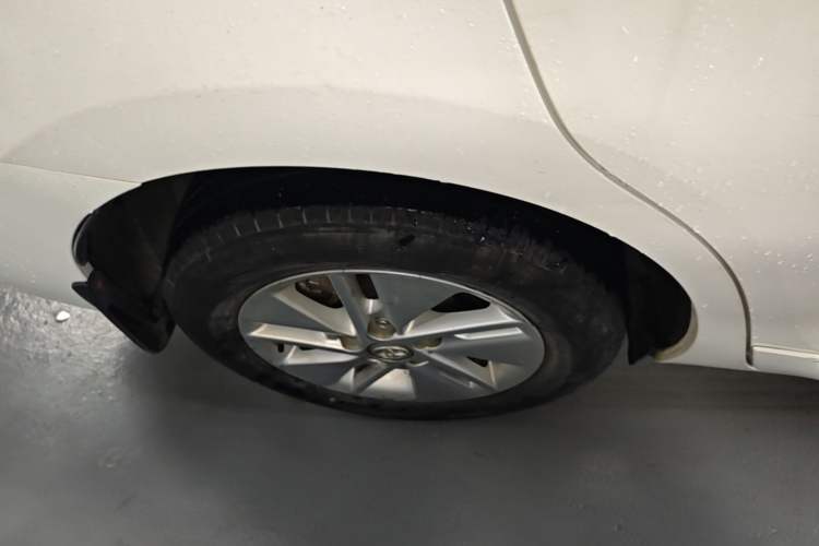 Used Toyota Corolla 2014 1.6L CVT GL-i Right Rear Wheel Hub
