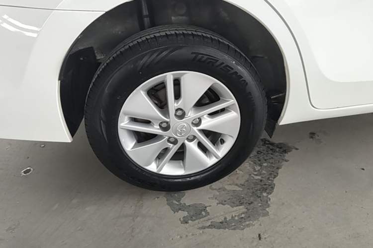 Used Toyota Corolla 2014 1.6L CVT GL Right Rear Wheel Hub