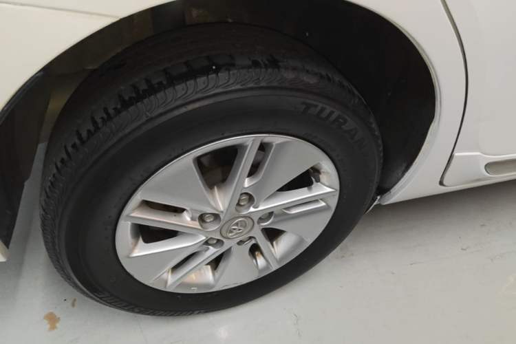 Used Toyota Corolla 2014 1.6L CVT GL-i Right Rear Wheel Hub
