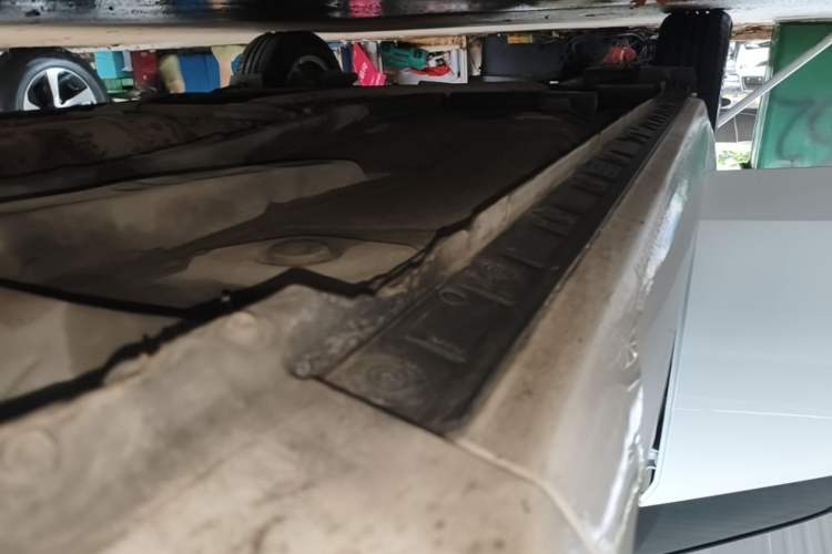 Used Toyota Corolla 2014 1.6L CVT GL Right Side Sill
