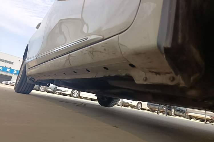Used Toyota Corolla 2014 1.6L CVT GL-i Right Side Sill