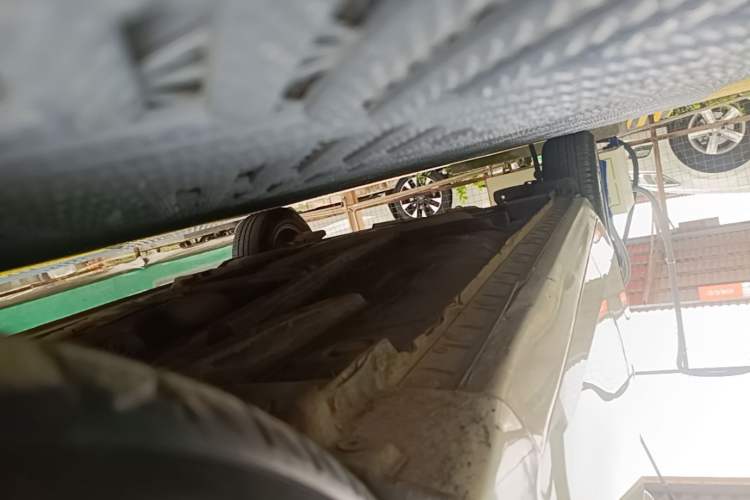Used Toyota Corolla 2014 1.6L CVT GL Right Side Sill