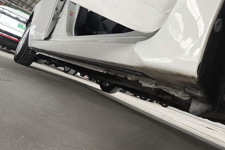 Used Toyota Corolla 2014 1.6L CVT GL Right Side Sill