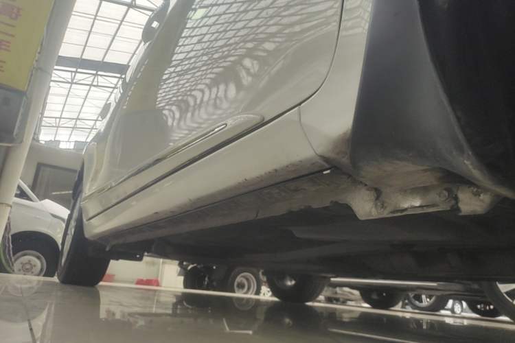Used Toyota Corolla 2014 1.6L CVT GL-i Leather Edition Right Side Sill