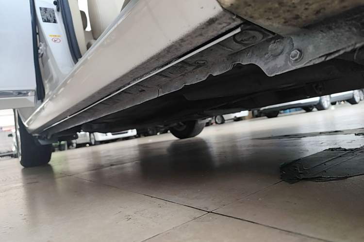 Used Toyota Corolla 2014 1.6L CVT GL-i Right Side Sill