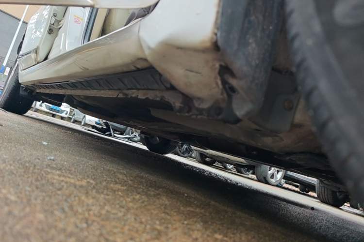 Used Toyota Corolla 2014 1.6L CVT GL-i Right Side Sill
