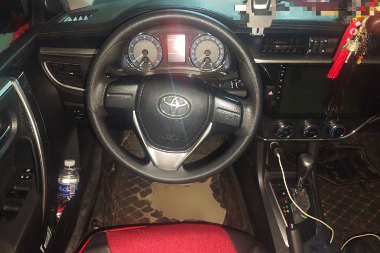 Used Toyota Corolla 2014 1.6L CVT GL-i Steering Wheel