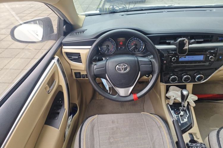 Used Toyota Corolla 2014 1.6L CVT GL-i Steering Wheel