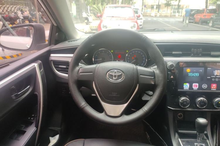 Used Toyota Corolla 2014 1.6L CVT GL-i Steering Wheel