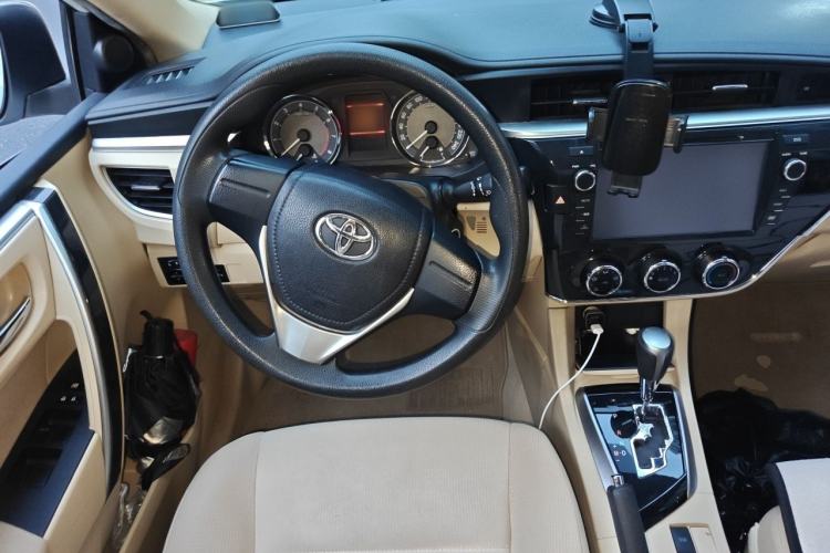 Used Toyota Corolla 2014 1.6L CVT GL-i Steering Wheel